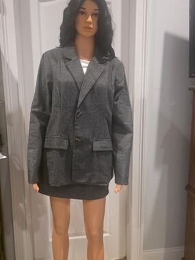 Le Lis Charcoal Gray Skirt Suit Set